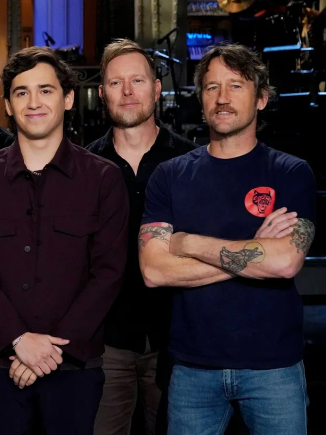 Foo Fighters Joined by H.E.R., Introduced by Christopher Walken on ‘SNL’